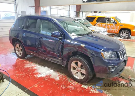 2016 Jeep Compass Latitude z USA, uszkodzony, nr VIN 1C4NJDEB2GD814139